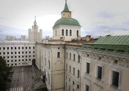 Проезд в здании