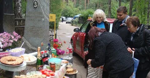 40 дней на кладбище что приносят