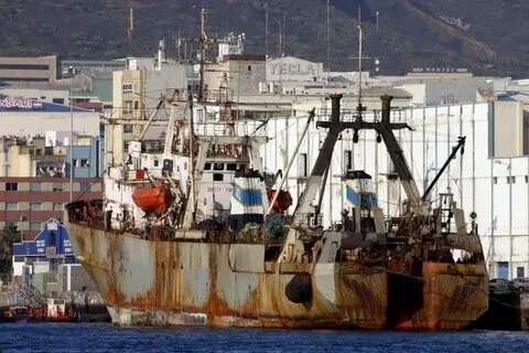 Рыболовно морозильный траулер