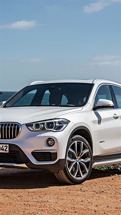 БМВ х1. BMW x1 кроссовер. БМВ Икс 1. Новая БМВ x1. Бмв x1 купить