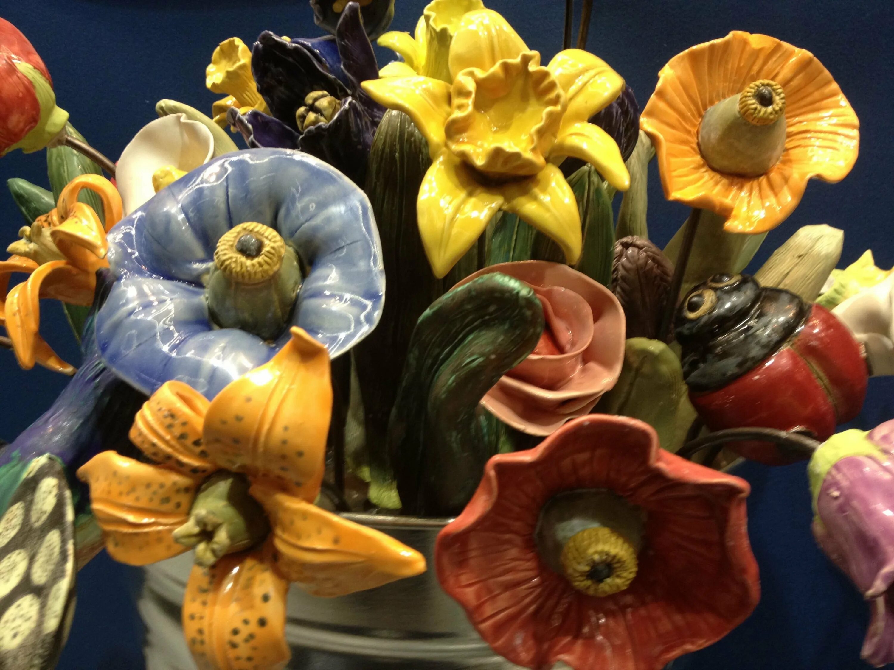 Керамические цветы. Цветы из керамики. Ручная керамика. Скульптуры из керамики. Цветы из керамики.