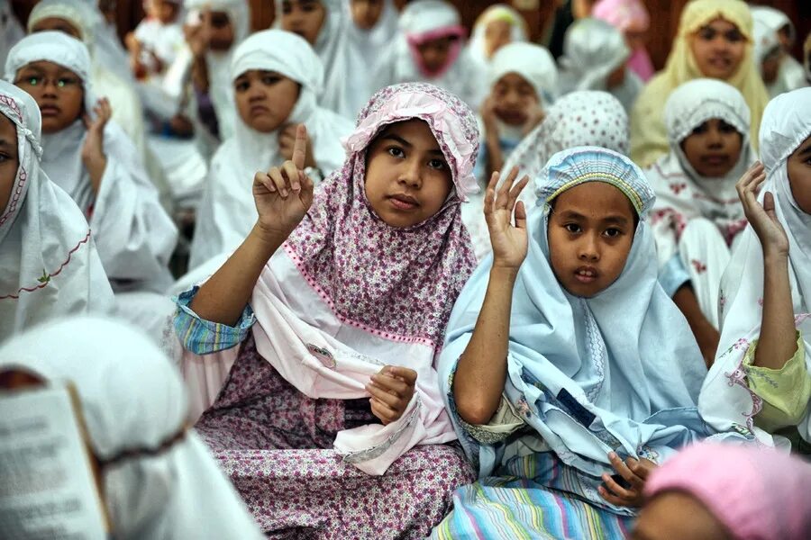 Индонезия мусульманский. Жители Ислама. Индонезийские мусульмане.