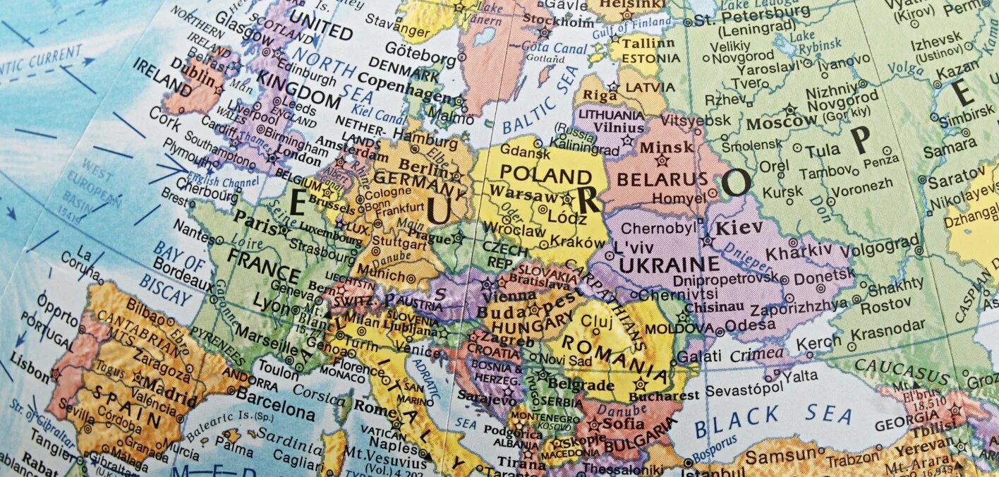Европа и их столицы на карте. Зарубежная европа атлас 10-11 класс. Европа и их столицы на карте. Карта зарубежной европы со странами и столицами. Карта европы со странами и столицами на русском языке крупно.