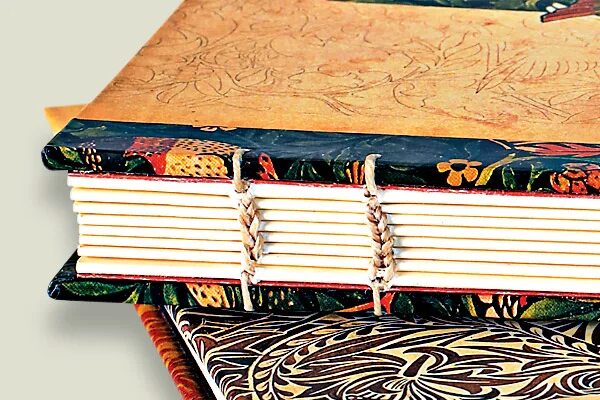 коптский переплет. коптский переплет. блокнот с коптским переплетом. открытый коптский переплет. корешок коптского переплета.