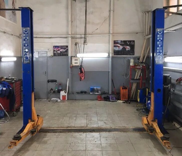 Гидравлический стол nordberg n3t750. Двухстоечные подъемники. Автоподъемник своими руками. Мусорокамера с гидравлическим подъемником. Подъёмник гидравлический двухстоечный rotary lift.