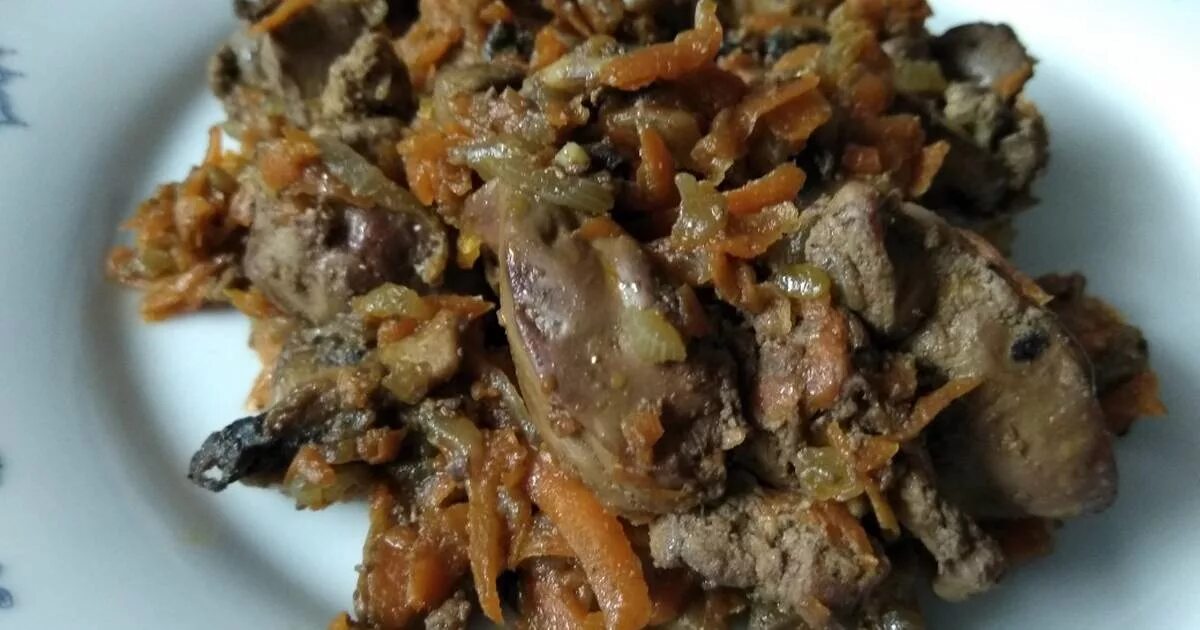 Рецепт куриной печени с грибами. Куриная печень с грибами. Печень с грибами и луком. Печень жареная с грибами.