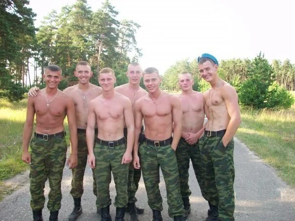 Военные мужчины 18