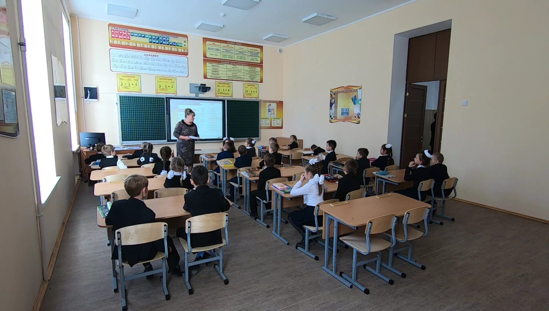 Школа 6 севастополь. Школа 6 севастополь. Школа 15 севастополь. Улица героев севастополя школа 6. Сош 6 севастополь.