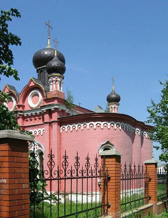 Храм успения трахонеево. Храм трахонеево химки. Храм трахонеево химки. Церковь успения пресвятой богородицы трахонеево. Трахонеево химки.