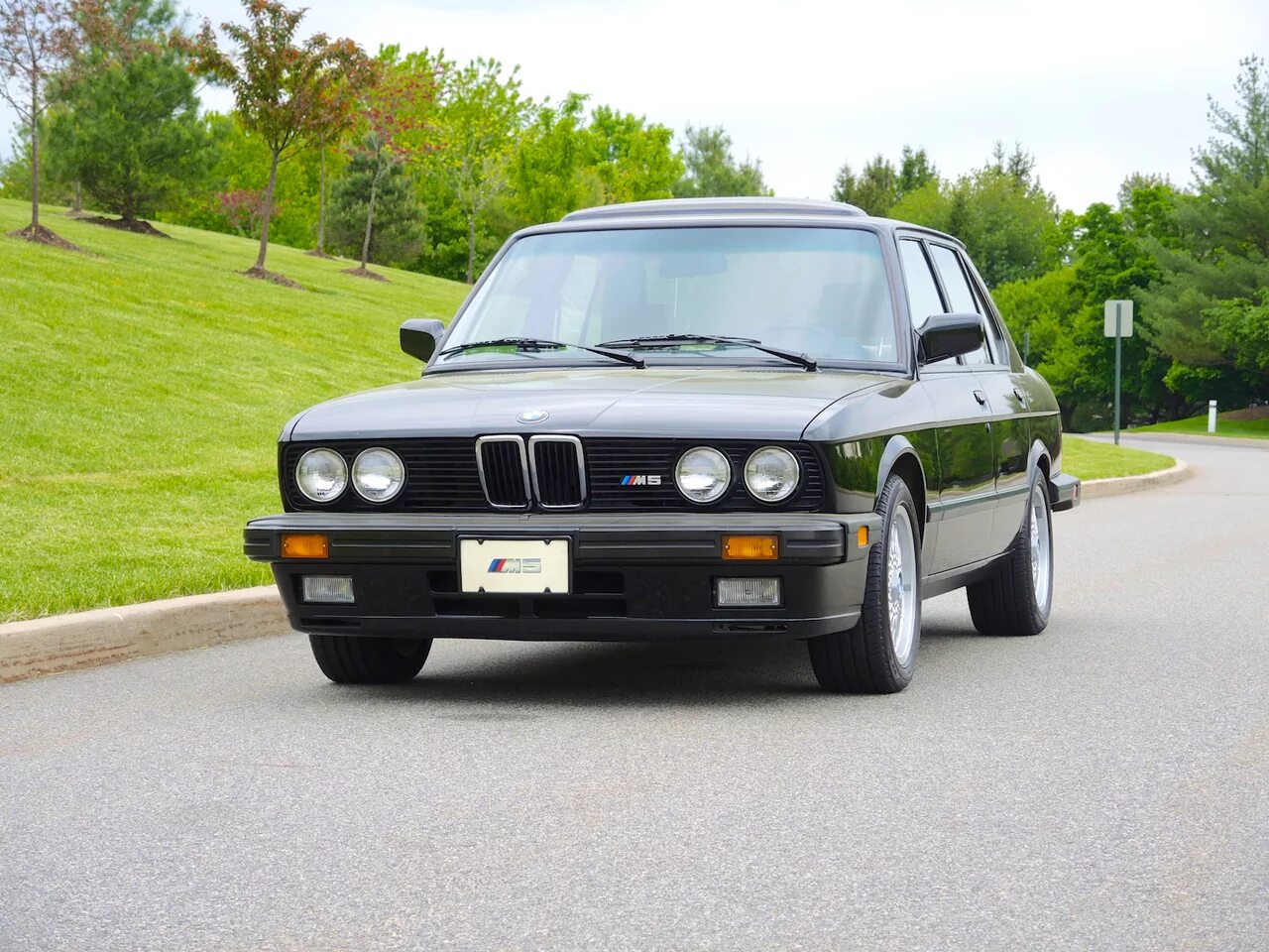 BMW e28 m5. BMW m5 е28. БМВ е28 м5. БМВ Е 28 1987. Старый пятерка