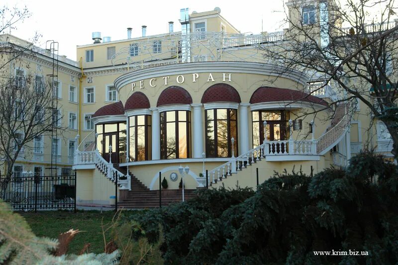 Хорошее заведение симферополь. Ua симферополь. Отель украина крым. Гостиница украина симферополь. Ресторан крым симферополь.