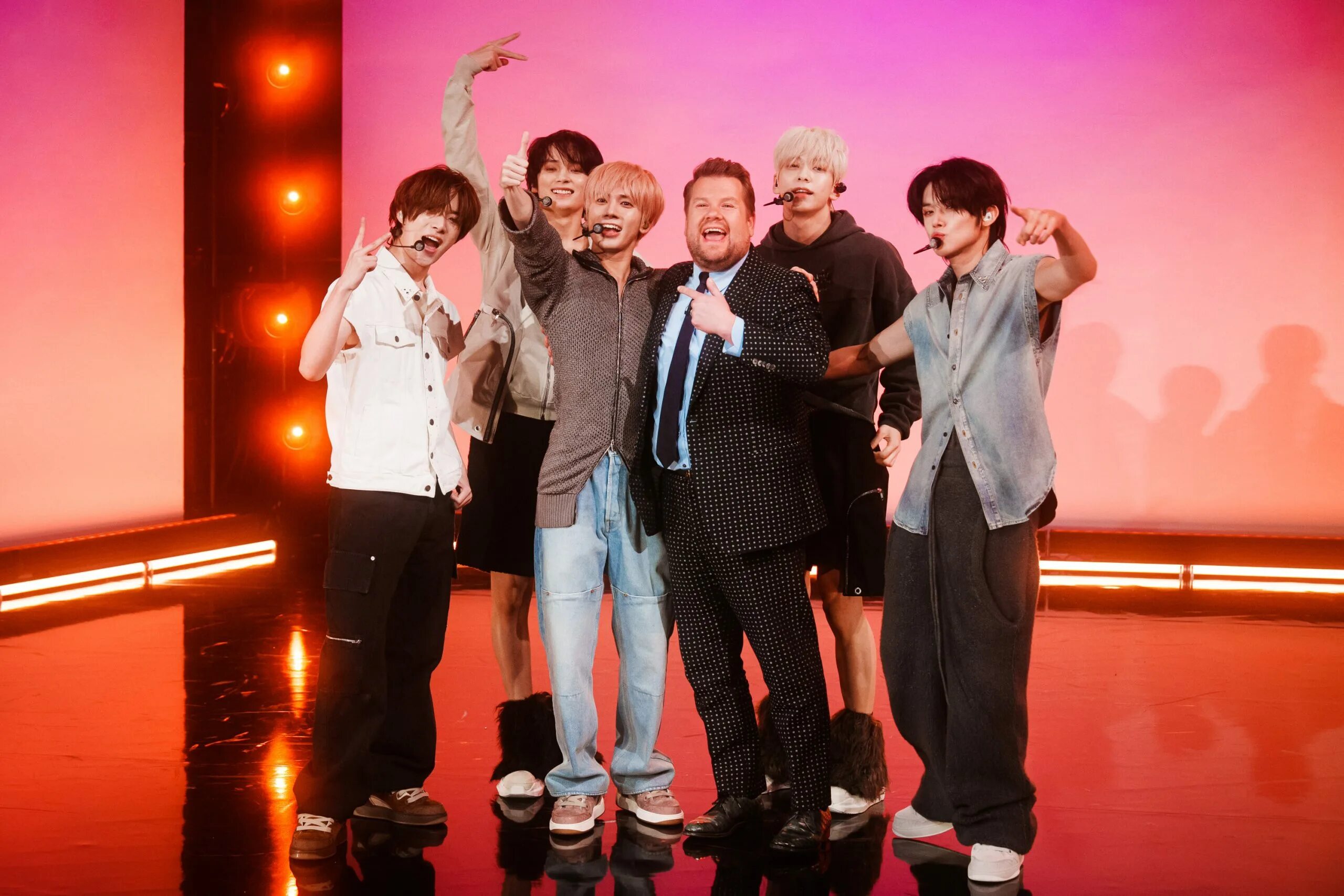 Тхт шугар. Поп. the late late show with james corden bts. тхт шугар раш. шуга 2025.