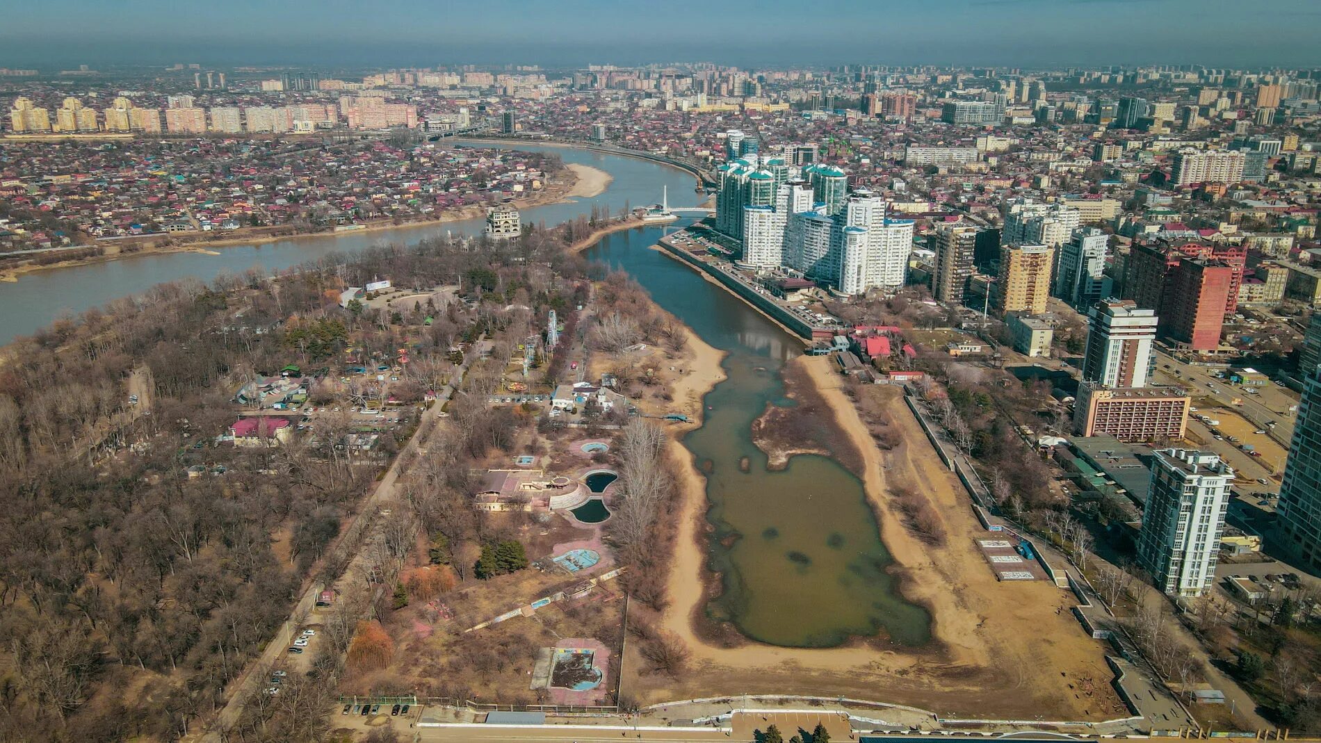 Что было на месте краснодара. Парк Победы на Затоне Краснодар. Парк 30-летия Победы (Затон). Краснодар Затон парк 30 летия Победы. Парк на Затоне Краснодар 30 лет Победы.