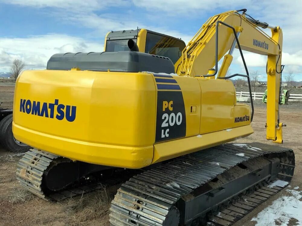 Komatsu pc200-8. Гусеничный экскаватор Komatsu pc200. Экскаватор Komatsu рс200. Экскаватор Komatsu PC 200. Экскаватор комацу 200