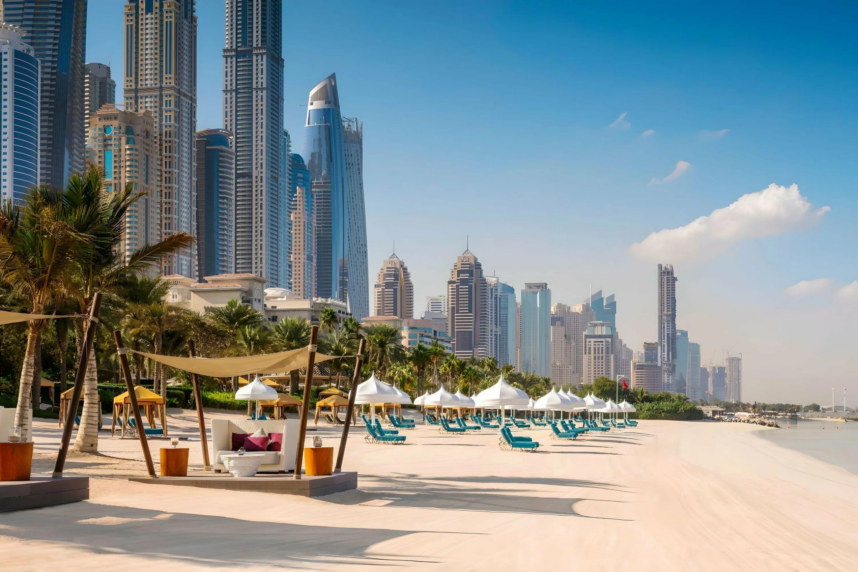 Дубай на 3 человека. Дубай на 3 человека. Дубай отдых. Оаэ туристы. Дубай молл патчи.