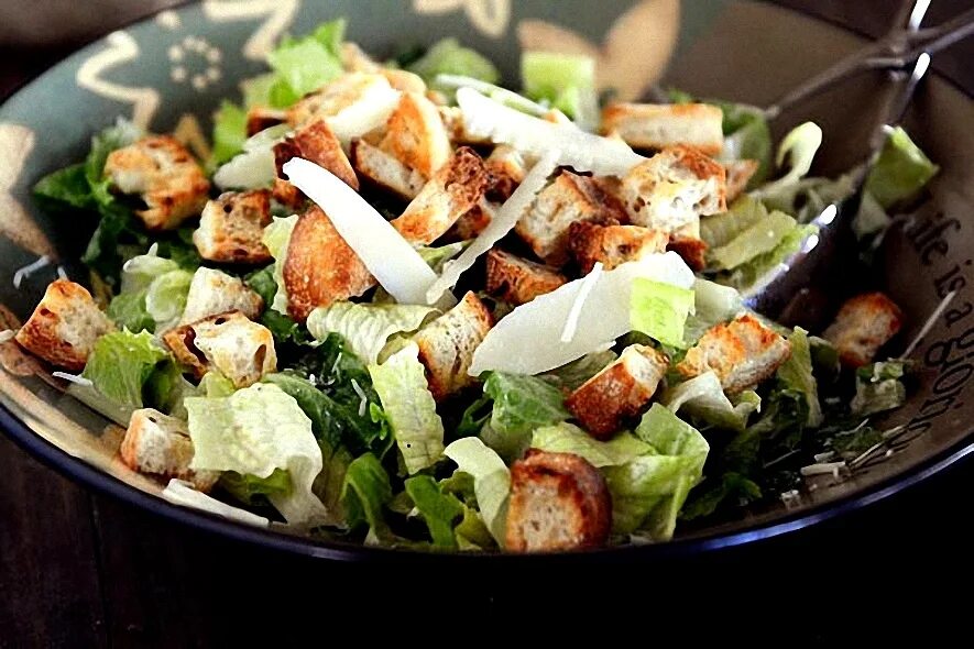 Caesar Salad. Салат с гренками. Салат с дижонской горчицей