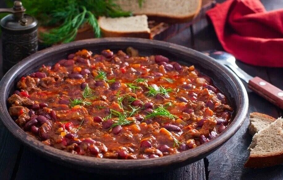 Мексиканская кухня чили кон карне. Мексиканский суп чили кон карне. Мексиканское чили кон карне. Мексиканское чили кон карне. Мексиканский чили кон карне.