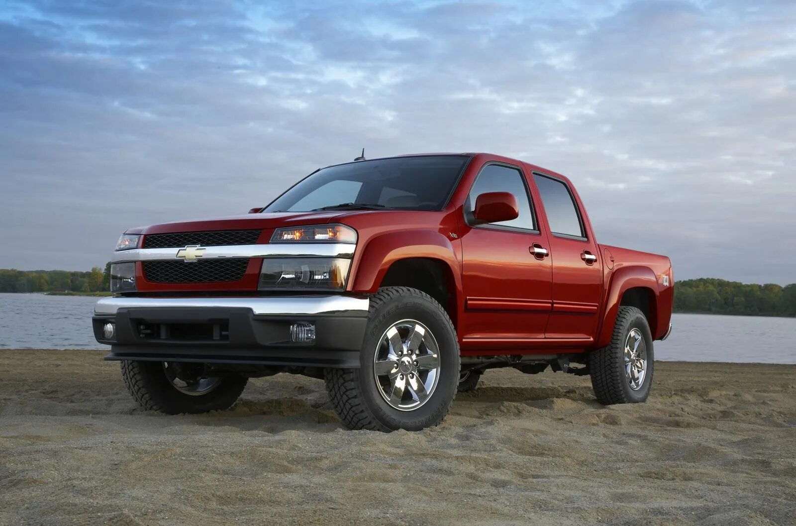 Шевроле 4 вд. Chevrolet tahoe black 2012. Chevrolet tahoe iii 2007 - 2014 замена аккумулятора. Chevrolet colorado 2005. Шевроле 4 вд.