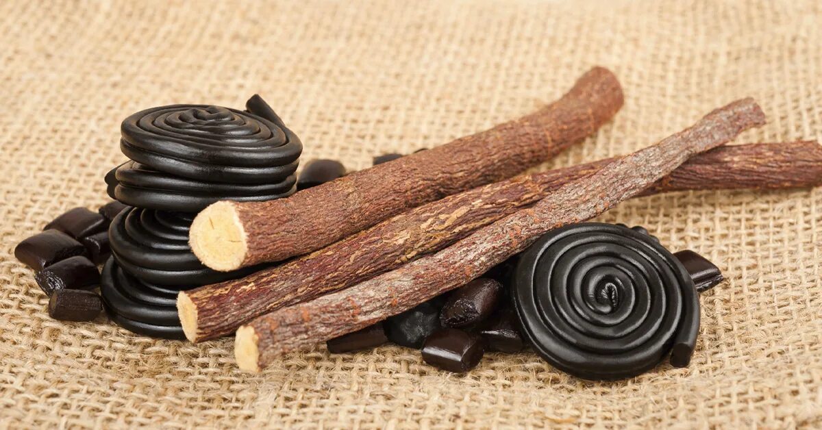 Что такое лакрица и как она. Корень солодки (licorice roots). лакрица специя. лакричные сладости.