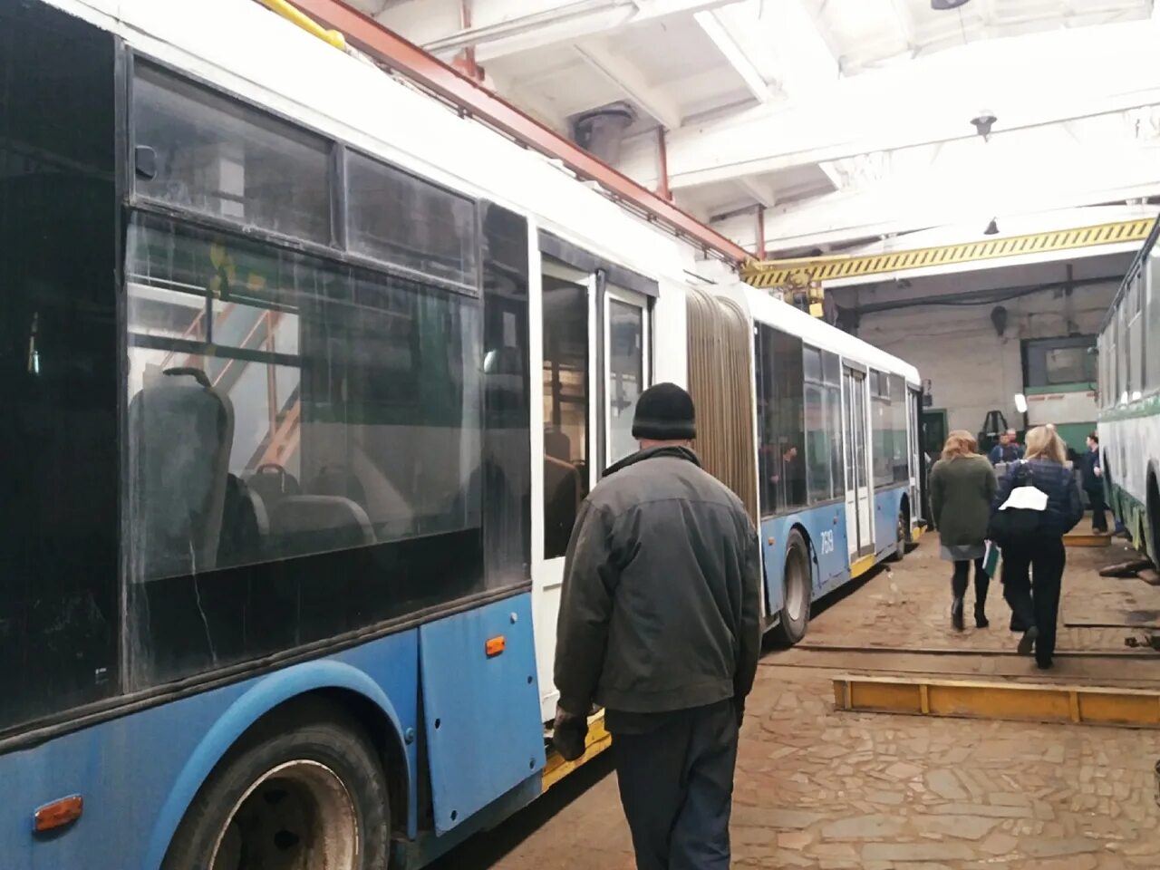 Троллейбусное предприятие смоленск. Орел маз 206 муп ттп. троллейбус гармошка орел депо. муп ттп орел. орел троллейбусное депо 2025.