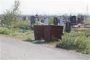 Ст новотроицкая. Новотроицкое кладбище омск. Пушкинское кладбище омск. Еврейское кладбище омск. Боевые действия на кладбище.