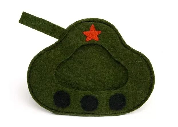 Мягкие игрушки на 23 февраля. Солдат из фетра. Поделки из фетра на 23 февраля. Чехол на кружку из фетра на 23 февраля. Сувениры на 23 февраля.