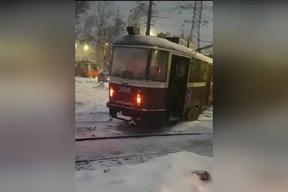 Крушение трамвая в нижнем новгороде. Гармошка. Крушение трамвая в нижнем новгороде. Нижегородский трамвай 2021 сормово. Трамвай нижний новгород.