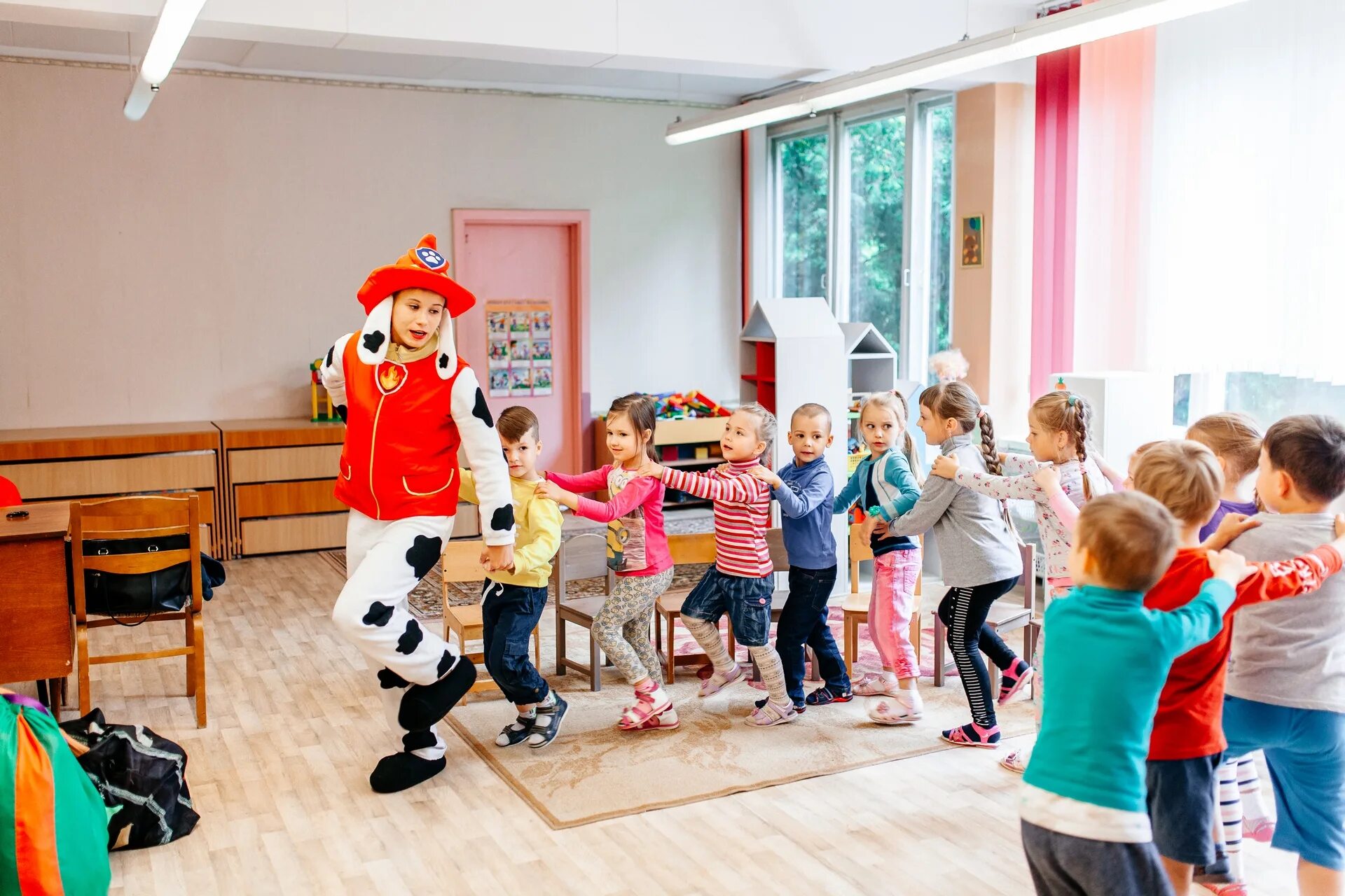 Детский аниматор на день рождения город гусев. Аниматоры дзержинск. Аниматоры. Аниматоры фиксики на день рождения ребенка. Дуэт зазу екатеринбург.