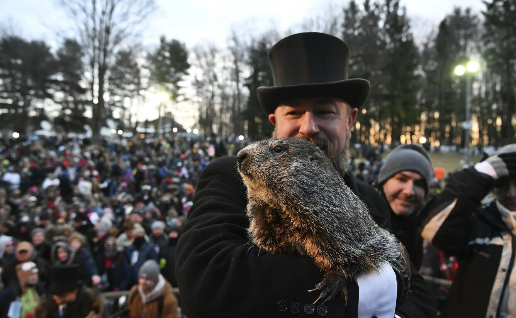 Знаменитый фил из панксатони 5 букв. Панксатонский фил сурок. День сурка 2022. Панксатонский фил сурок. День сурка.