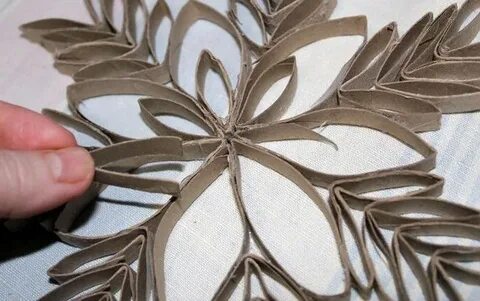 Снежинки из туалетной бумаги своими руками