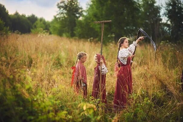 Для кого святая русь а кому занозонька. Русь Матушка. Матушка Русь фотосессии. Русь Матушка фото. Мать на Руси.