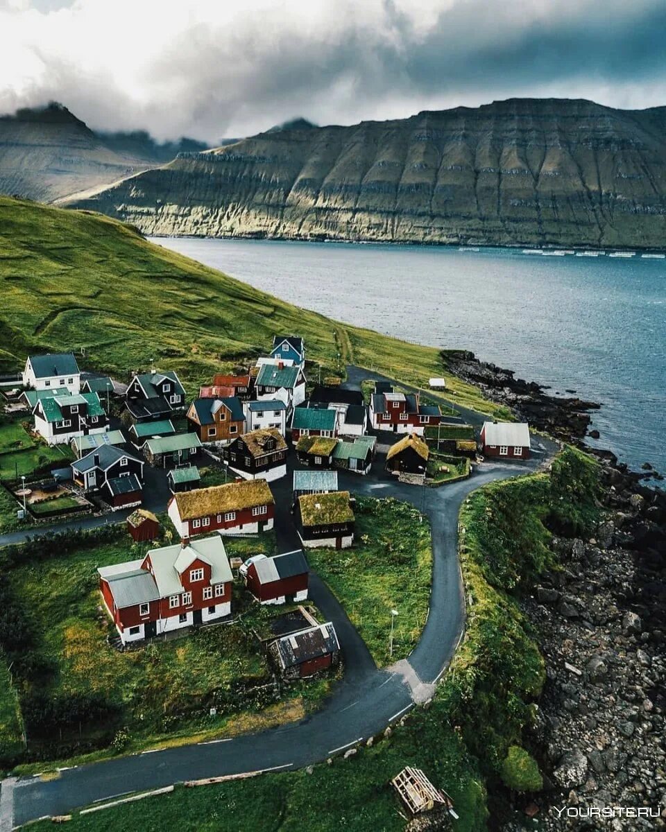Кому принадлежат фарерские острова. Тьёрнувик Фарерские острова деревня. Чёднувуйк Фарерские острова. Фарерские острова Норвегия.