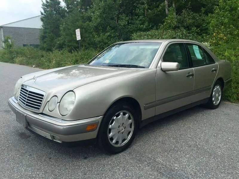 Mercedes Benz 1996. Mercedes 1996. Мерседес Бенц е 1996. Е320 Мерседес 1996.