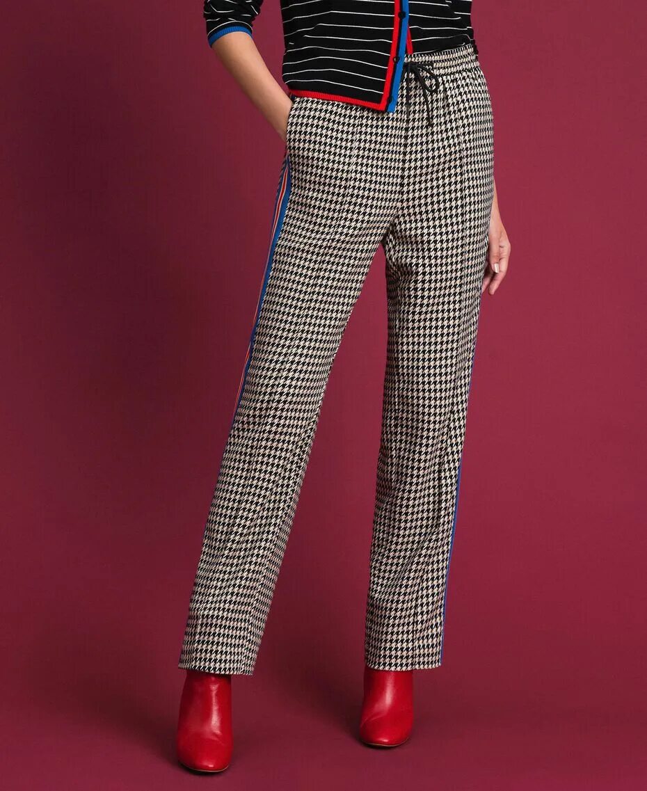 Брюки ermanno scervino. Брюки гусиная лапка. Брюки гусиная лапка. Брюки широкие гусиная лапка. Брюки в куринную лапку.