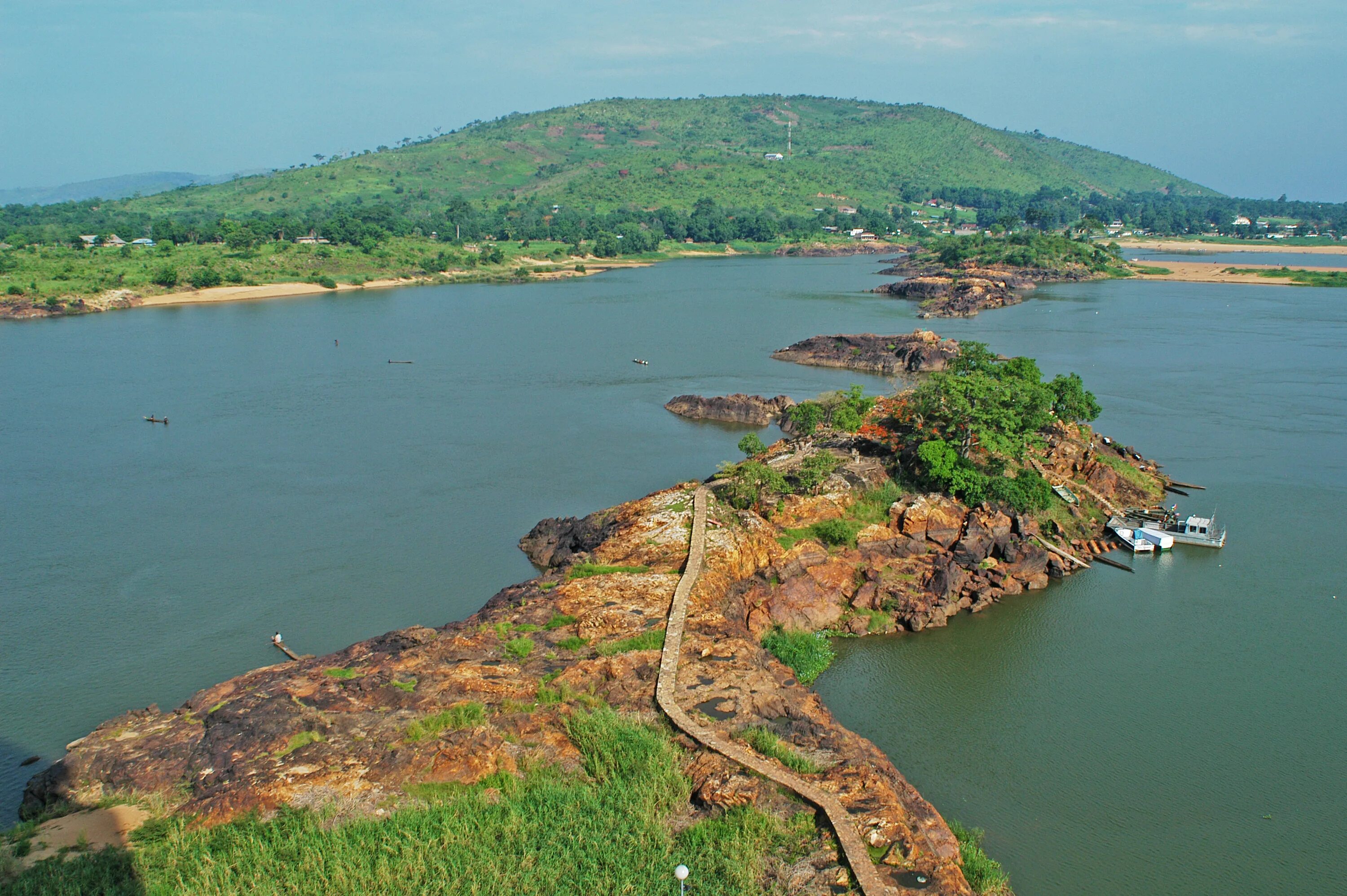 Africa river. Река Убанги Африка. Африка Конго Убанги. Река Уэле. Центральная Африка река Конго.