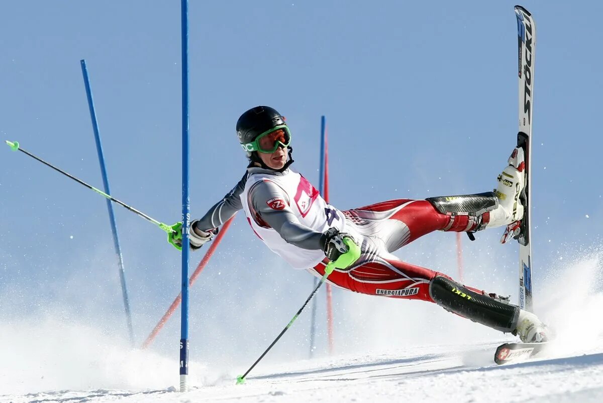 Слалом горные лыжи. Слалом горные лыжи техника. Слалом (горнолыжный спорт). Лыжи для слалома.