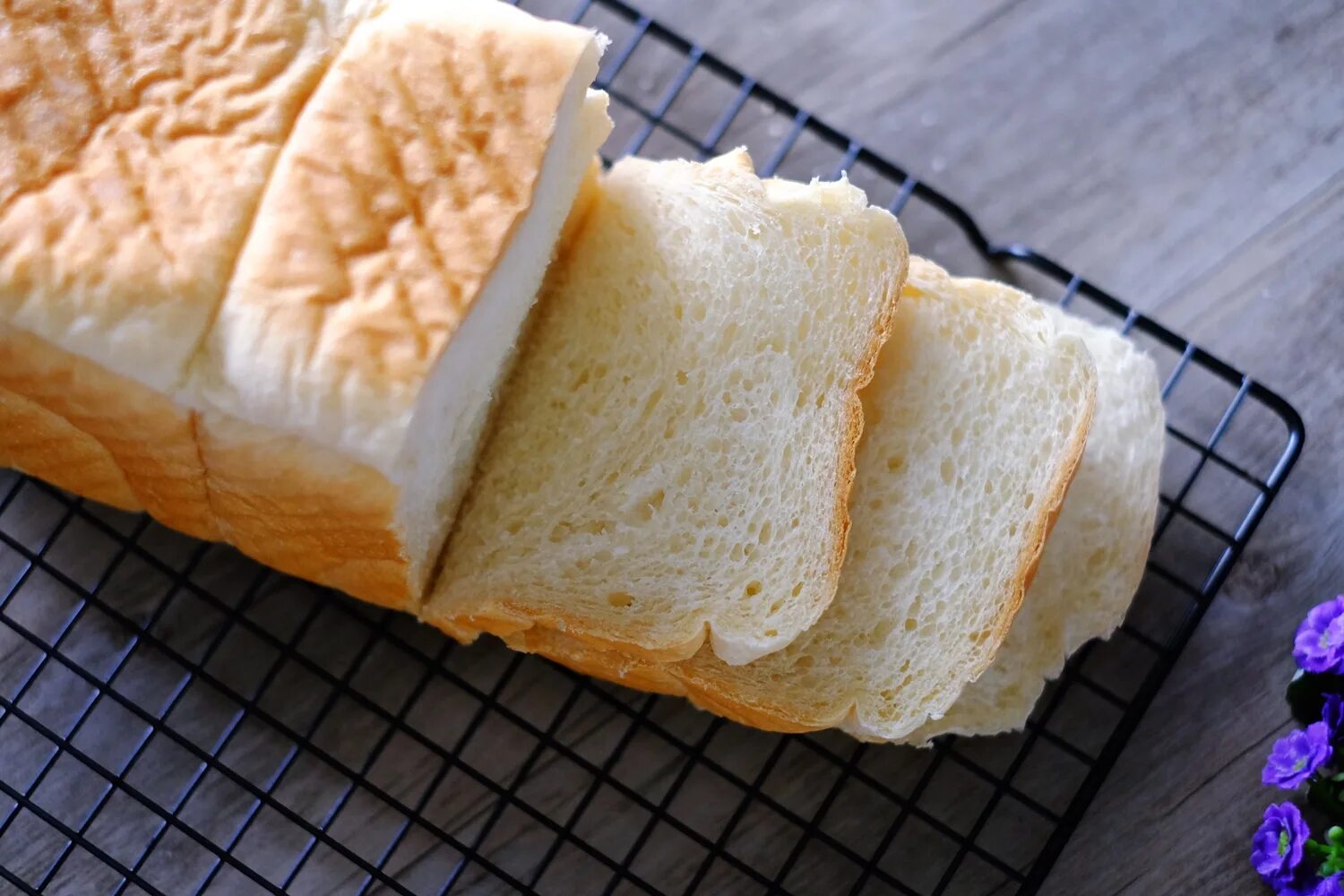 Хлеб из рисовой муки. Рисовый хлеб. Безглютеновый рисовый хлеб. Безглютеновый хлеб из рисовой муки. Хлеб из рисовой муки.