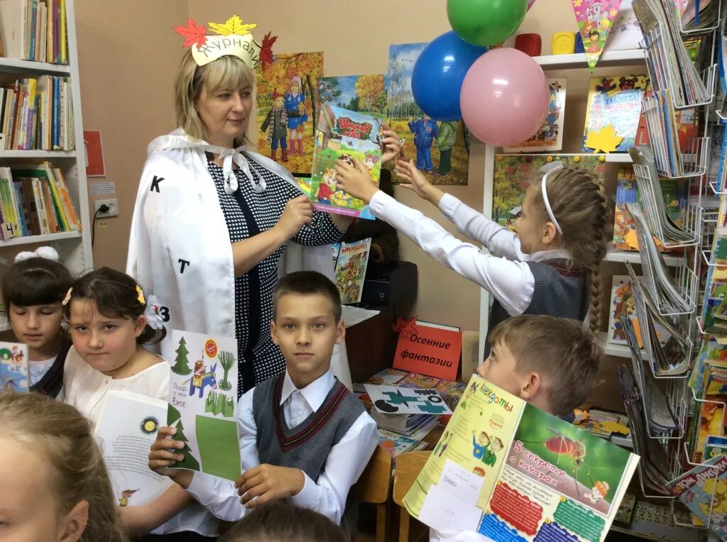 каждый школьник такой. школа. каждая школа такая. демография бумажные человечки. в каждой школе есть однкл.