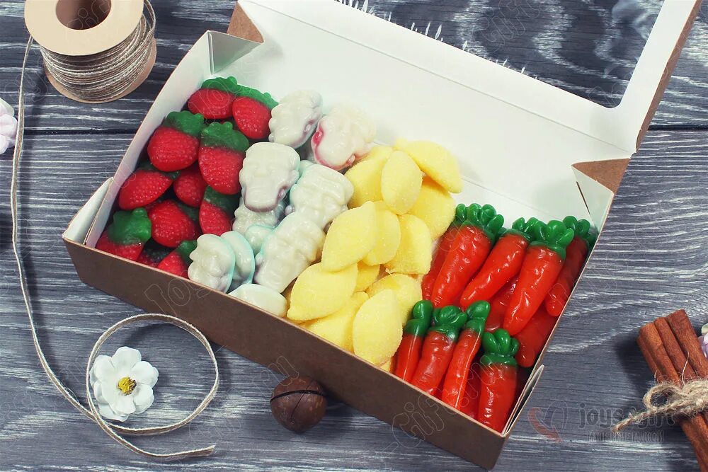 Бокс из мармелада. Joys gift. Joys gift. Present box логотип. Мармеладки в коробочке.