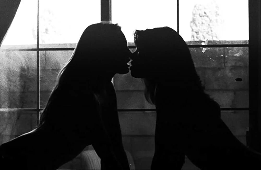 Перевод песни a little death. Перевод песни a little death. The neighbourhood a little death кадры. The neighbourhood i love you обложка. Клип little death the neighbourhood.