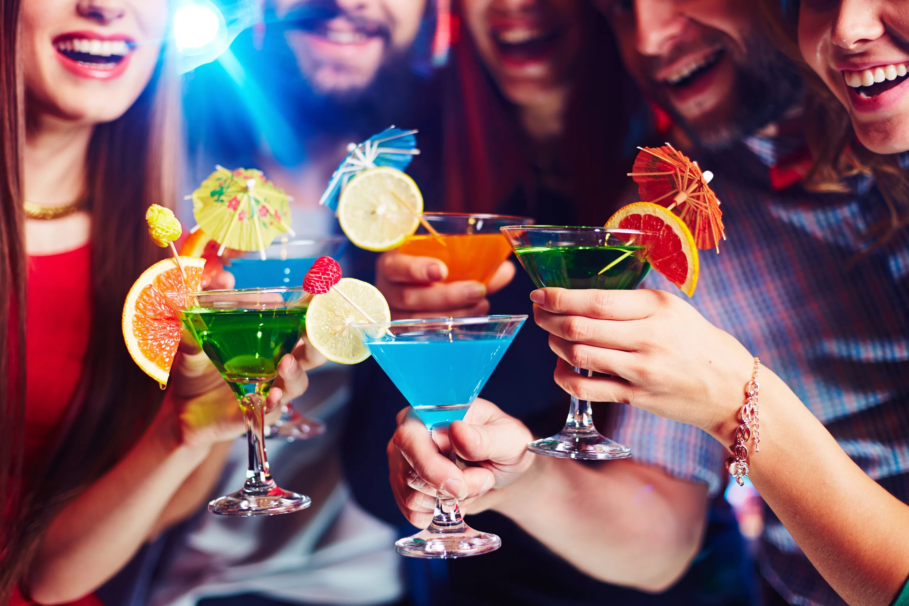 Cocktail party. Коктейльные вечеринки. Коктейль. Напитки для вечеринки. Коктейльная вечеринка девушки.