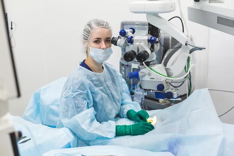 Верзин офтальмолог мнтк. Офтальмолог. Офтальмолог. Дубна матвеев евгений. Верзин александр александрович офтальмолог мнтк.