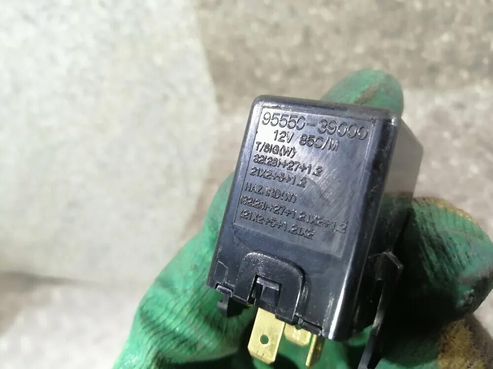Киа рио где находится реле поворотника Реле поворотников и аварийки KIA Spectra, 1,6 л, 2006 года запчасти DRIVE2