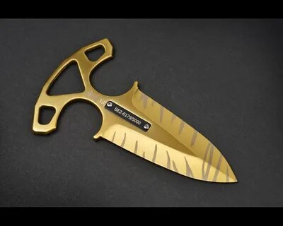 Shadow daggers