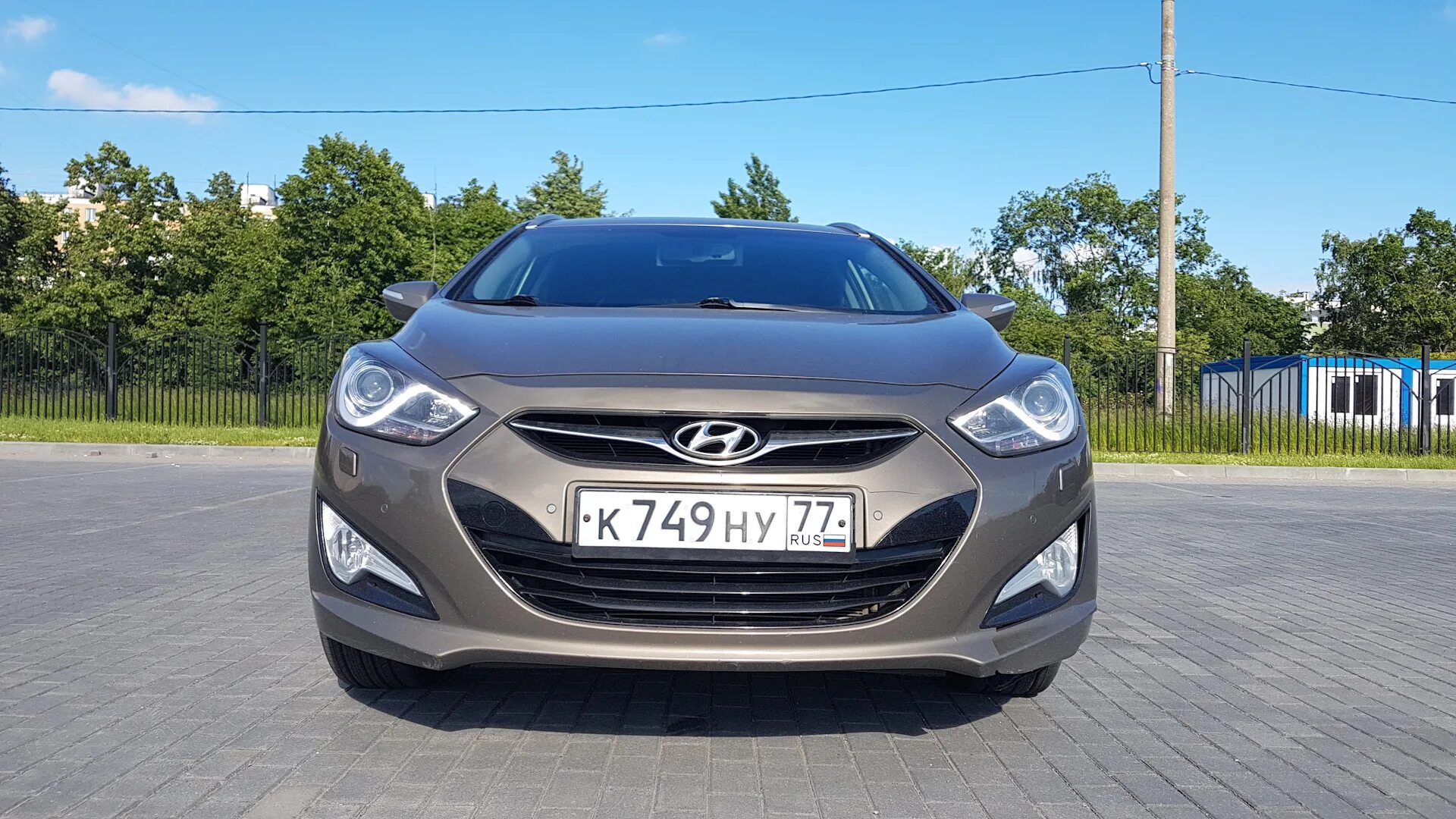 Купить ай 40 с пробегом. Реснички Hyundai i40. Реснички на Хендай i40. Реснички Hyundai i30 2014. Реснички на Хендай ай 40.