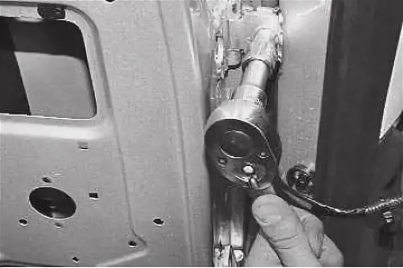 Removal and installation of a back door (Lada Priora 1, 2007-2018, VAZ-2170) - "