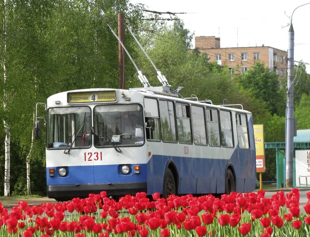 Где едет 4 троллейбус ижевск. 4 троллейбус ижевск. троллейбус зиу 9 ижевск. троллейбус ижевск зиу 682г. троллейбус ижевск 1447.