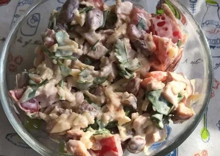 Салат копченая курица помидоры сыр грибы