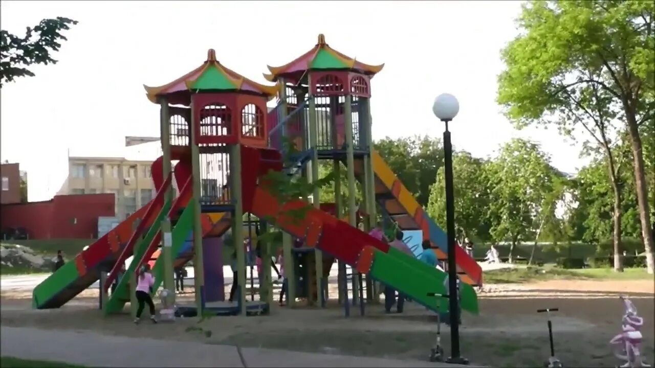 Рязань погулять с детьми. Рязань погулять с детьми. Медведь в парке тысячелетия ярославль. Куда сходить с ребенком в феврале в рязани. На детской площадке много интересных.