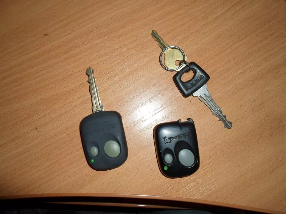 Ключ газ 3110. Ключ газ 3110. Ключ от дверей газ 3110 волга. Личинка замка 3302-6105040. Газ 31105 ключ от машины.